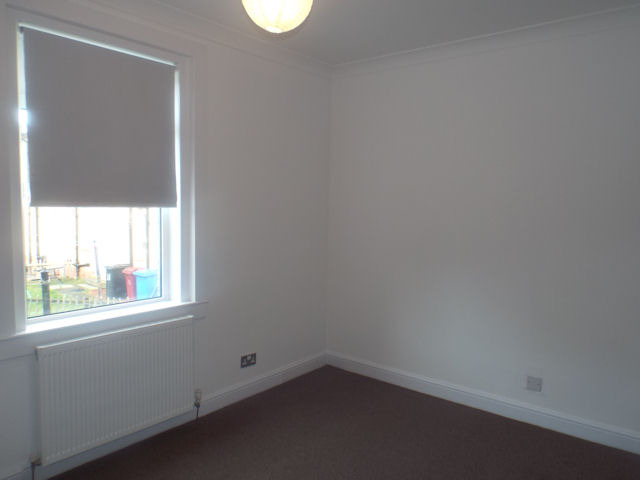  Image of 2 bedroom Flat to rent in Kenilworth Crescent Hamilton ML3 at Hamilton South Lanarkshire South Lanarkshire, ML3 9LT