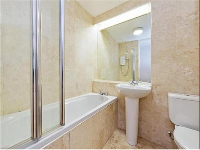  Image of 1 bedroom Flat to rent in Kensington Road Glasgow G12 at West End Glasgow Glasgow, G12 9NX