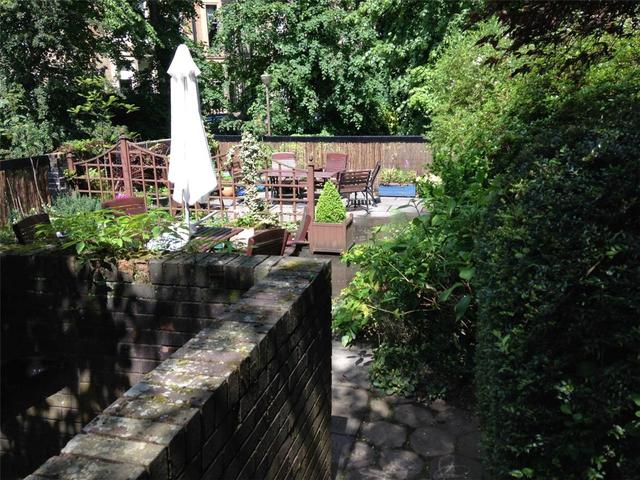  Image of 1 bedroom Flat to rent in Kensington Road Glasgow G12 at West End Glasgow Glasgow, G12 9NX