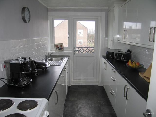  Image of 3 bedroom Flat to rent in Kerrycroy Avenue Glasgow G42 at Toryglen Glasgow Glasgow, G42 0BH