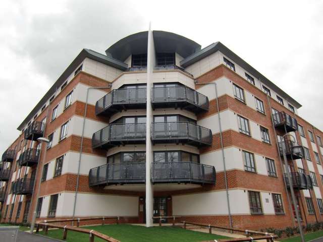  Image of 1 bedroom Apartment to rent in Kestrel Road Farnborough GU14 at Kestrel Road  Farnborough, GU14 7GP