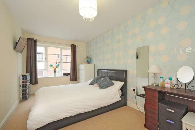  Image of 1 bedroom Apartment to rent in Kestrel Road Farnborough GU14 at Kestrel Road  Farnborough, GU14 7GP