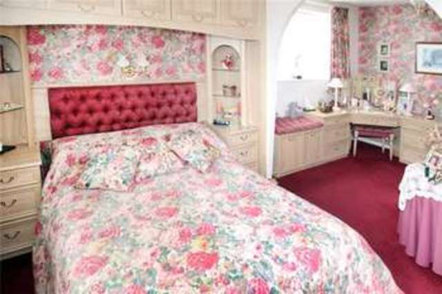  Image of 3 bedroom Detached house for sale in Ketch Road Littlehampton BN17 at Littlehampton Littlehampton, BN17 6RE