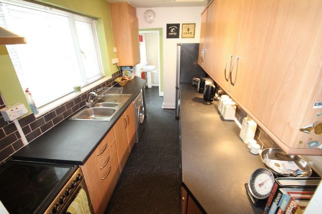  Image of 2 bedroom Terraced house to rent in Kimberley Road Etruria Stoke-on-Trent ST1 at Kimberley Road Etruria Stoke-On-Trent, ST1 4DA