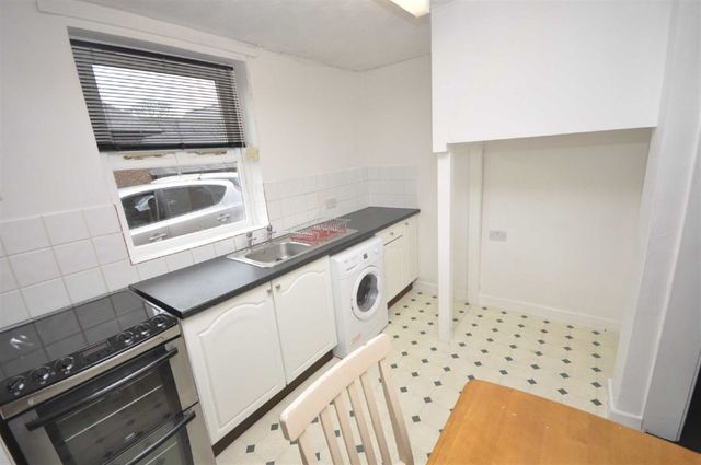  Image of 1 bedroom Terraced house to rent in King Edward Street Macclesfield SK10 at Macclesfield Cheshire Macclesfield, SK10 1AQ