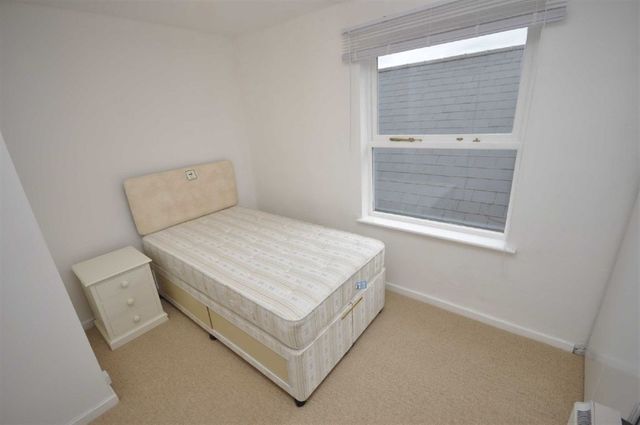  Image of 1 bedroom Terraced house to rent in King Edward Street Macclesfield SK10 at Macclesfield Cheshire Macclesfield, SK10 1AQ