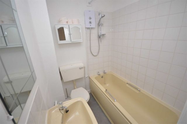  Image of 1 bedroom Terraced house to rent in King Edward Street Macclesfield SK10 at Macclesfield Cheshire Macclesfield, SK10 1AQ