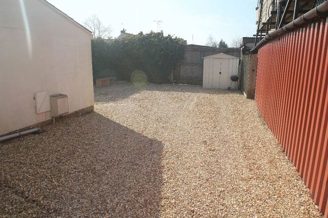  Image of 1 bedroom Flat to rent in Kings Road Fleet GU51 at Kings Road  Fleet, GU51 3AD
