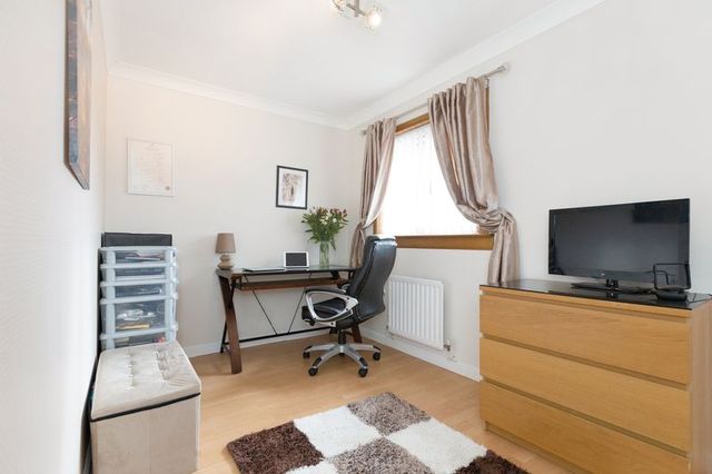  Image of 2 bedroom Terraced house for sale in Kinnaird Place Dunfermline KY12 at Kinnaird Place  Dunfermline, KY12 0XL