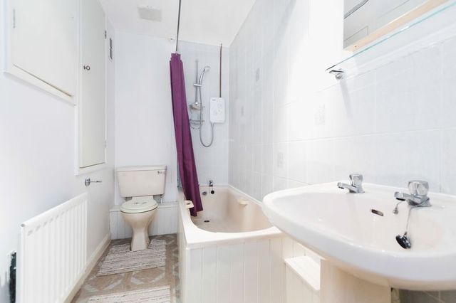  Image of 2 bedroom Terraced house for sale in Kinnaird Place Dunfermline KY12 at Kinnaird Place  Dunfermline, KY12 0XL