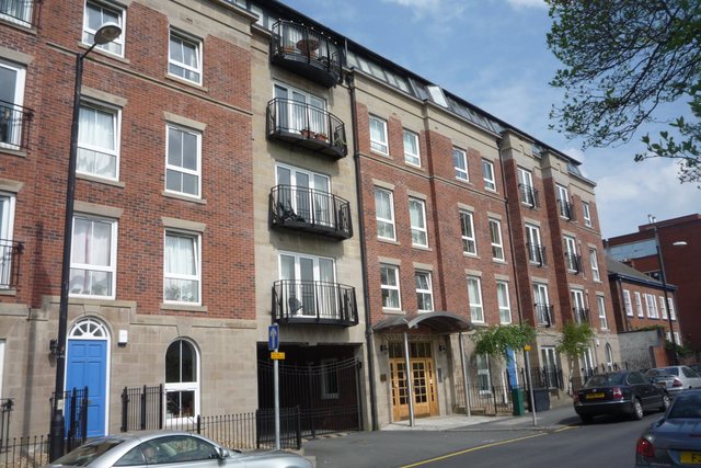  Image of 1 bedroom Flat to rent in Knightsbridge Court Palmyra Square North Warrington WA1 at Warrington  Warrington, WA1 1TA