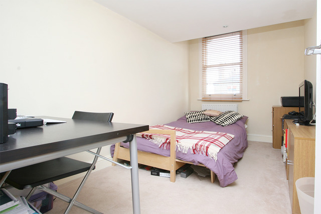  Image of 2 bedroom Apartment for sale in Lambert Road London SW2 at Lambert Road  Brixton, SW2 5BB