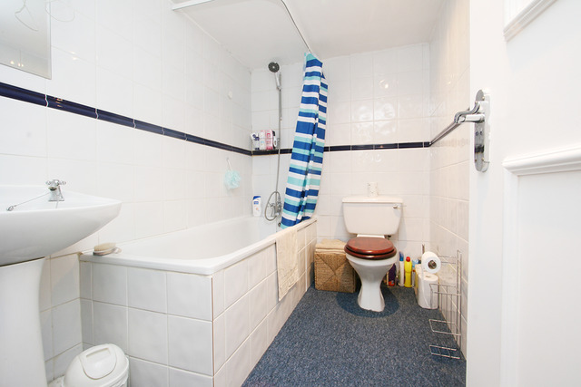  Image of 2 bedroom Apartment for sale in Lambert Road London SW2 at Lambert Road  Brixton, SW2 5BB