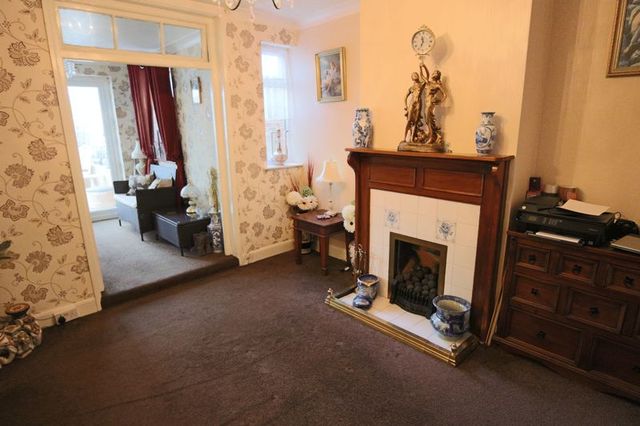  Image of 3 bedroom Detached house for sale in Laurel Road Lowestoft NR33 at Laurel Road  Lowestoft, NR33 0NG