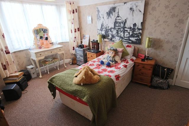  Image of 3 bedroom Detached house for sale in Laurel Road Lowestoft NR33 at Laurel Road  Lowestoft, NR33 0NG