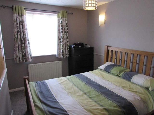  Image of 2 bedroom Property for sale in Laurelside Walk Dunstable LU5 at Laurelside Walk Dunstable Dunstable, LU5 4PJ