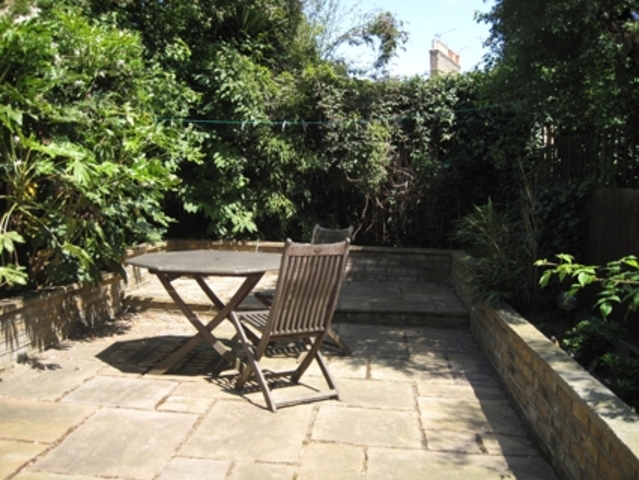  Image of 2 bedroom Flat to rent in Leconfield Road London N5 at Leconfield Road  Highbury, N5 2RZ