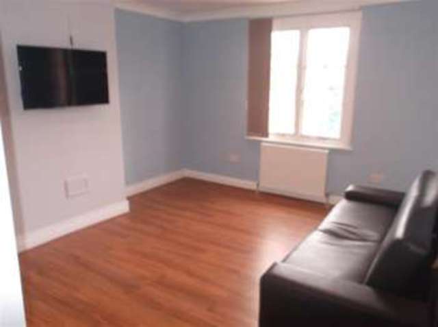  Image of 2 bedroom Apartment for sale in Lesbourne Road Reigate RH2 at Reigate Surrey Reigate, RH2 7JP