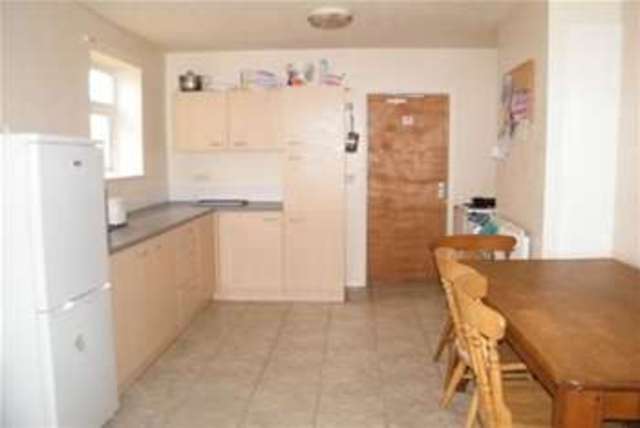  Image of 4 bedroom Detached house to rent in Letcombe Road Nottingham NG11 at Nottingham, NG11 8FJ