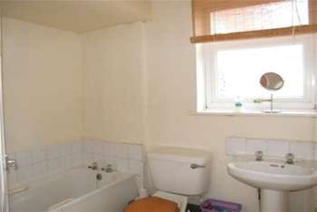  Image of 4 bedroom Detached house to rent in Letcombe Road Nottingham NG11 at Nottingham, NG11 8FJ