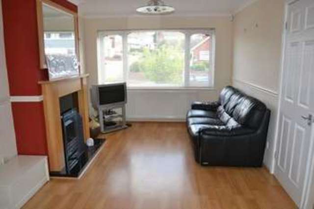  Image of 4 bedroom Semi-Detached house to rent in Listowel Road Kings Heath Birmingham B14 at Listowel Road Kings Heath BIRMINGHAM, B14 6HX