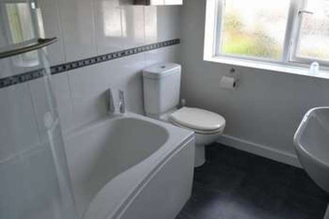  Image of 4 bedroom Semi-Detached house to rent in Listowel Road Kings Heath Birmingham B14 at Listowel Road Kings Heath BIRMINGHAM, B14 6HX