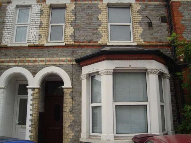  Image of 5 bedroom House Share to rent in London Road Earley Reading RG1 at London Road  Reading, RG1 3PB