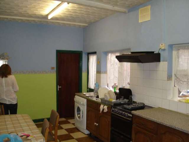  Image of 5 bedroom House Share to rent in London Road Earley Reading RG1 at London Road  Reading, RG1 3PB