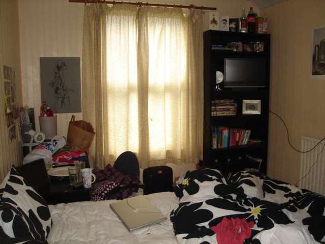  Image of 5 bedroom House Share to rent in London Road Earley Reading RG1 at London Road  Reading, RG1 3PB