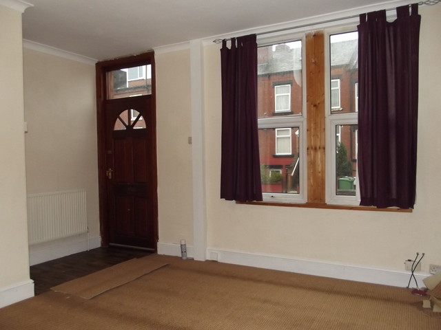  Image of 1 bedroom Terraced house to rent in Longroyd Street Leeds LS11 at Longroyd Street Beeston Leeds, LS11 5EP