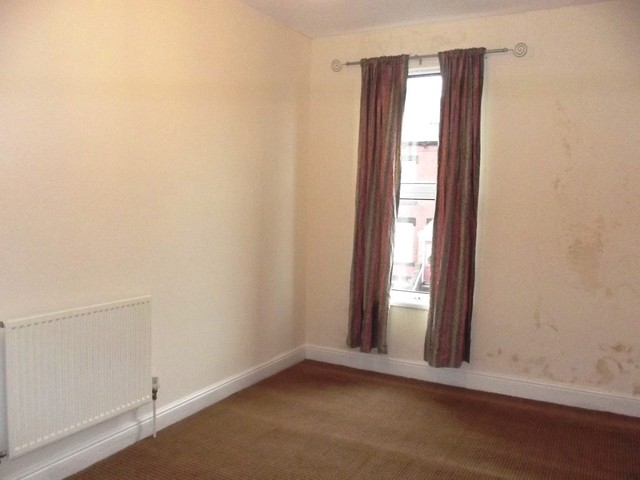  Image of 1 bedroom Terraced house to rent in Longroyd Street Leeds LS11 at Longroyd Street Beeston Leeds, LS11 5EP