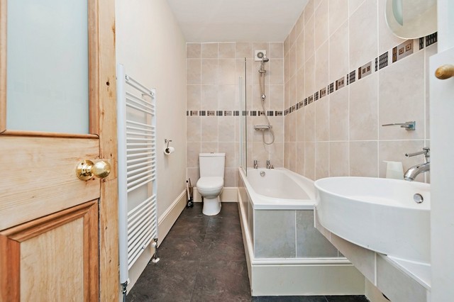  Image of 2 bedroom Apartment to rent in Lordship Lane London SE22 at Lordship Lane East Dulwich London, SE22 8JF