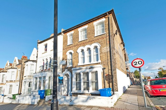  Image of 2 bedroom Apartment to rent in Lordship Lane London SE22 at Lordship Lane East Dulwich London, SE22 8JF