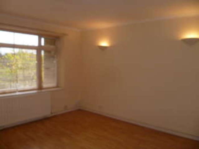  Image of 2 bedroom Flat to rent in Orpington Road Chislehurst BR7 at Chislehurst Kent Chislehurst, BR7 6RA