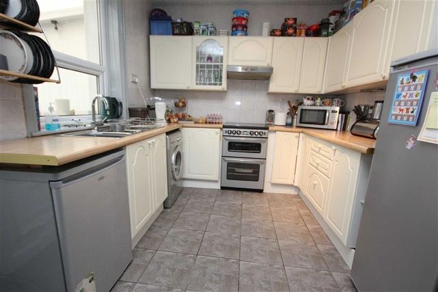  Image of 4 bedroom Property for sale in Lynton Avenue Rochdale OL11 at Lynton Avenue Castleton Castleton, OL11 3HW