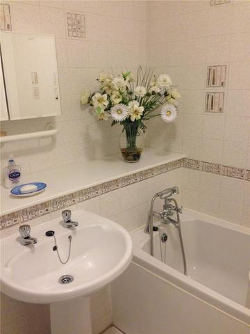  Image of 1 bedroom Flat to rent in Main Road Fairlie Largs KA29 at Fairlie North Ayrshire North Ayrshire, KA29 0AD