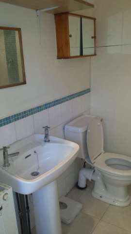  Image of 2 bedroom Flat to rent in Malyons Road London SE13 at Malyons Road, Ladywell London, SE13 7XG