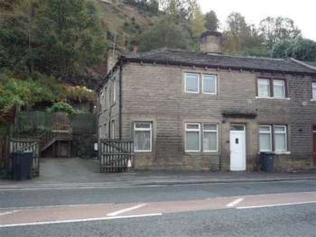  Image of 3 bedroom Semi-Detached house to rent in Manchester Road Huddersfield HD4 at Milnsbridge, HD4 5SF