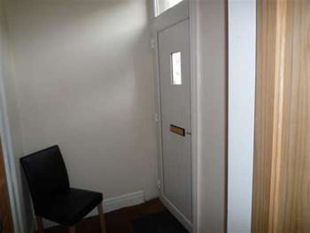  Image of 3 bedroom Semi-Detached house to rent in Manchester Road Huddersfield HD4 at Milnsbridge, HD4 5SF