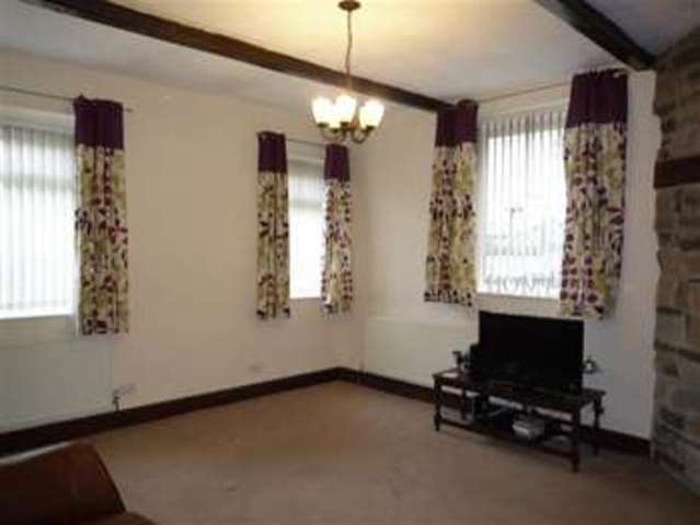  Image of 3 bedroom Semi-Detached house to rent in Manchester Road Huddersfield HD4 at Milnsbridge, HD4 5SF