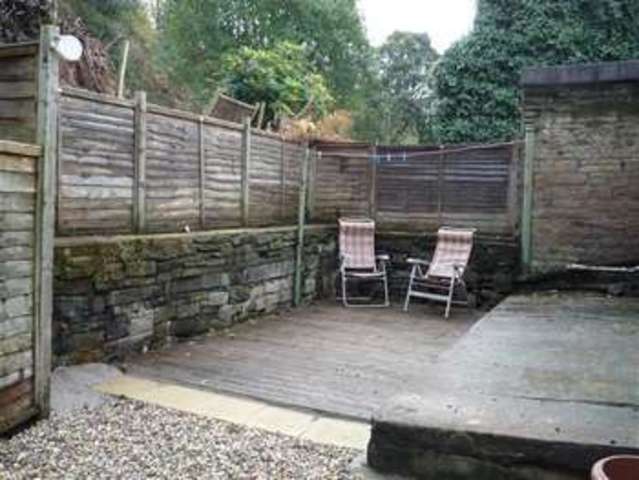  Image of 3 bedroom Semi-Detached house to rent in Manchester Road Huddersfield HD4 at Milnsbridge, HD4 5SF