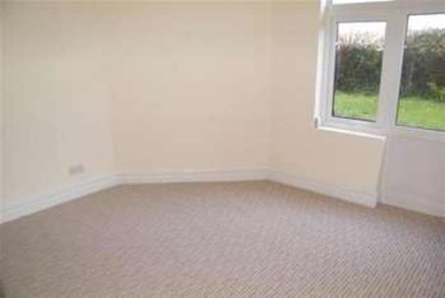  Image of 2 bedroom Flat to rent in Marldon Road Paignton TQ3 at Paignton, TQ3 3NQ
