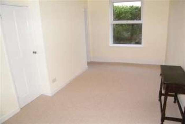  Image of 2 bedroom Flat to rent in Marldon Road Paignton TQ3 at Paignton, TQ3 3NQ