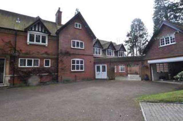  Image of 2 bedroom Apartment to rent in Mearse Lane Barnt Green Birmingham B45 at Mearse Lane Barnt Green BIRMINGHAM, B45 8HN