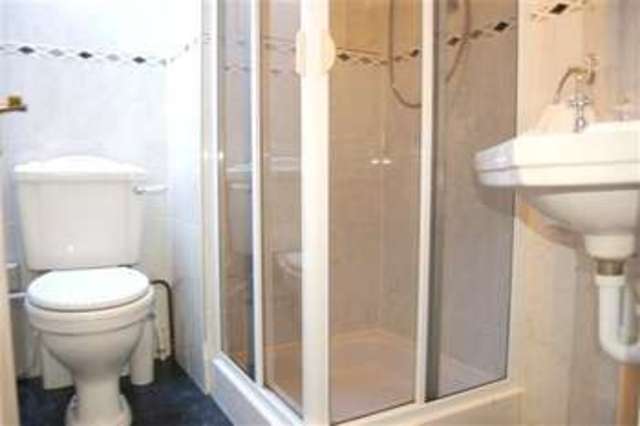  Image of 4 bedroom Terraced house to rent in Melrose Avenue London SW19 at Wimbledon Park, SW19 8BX