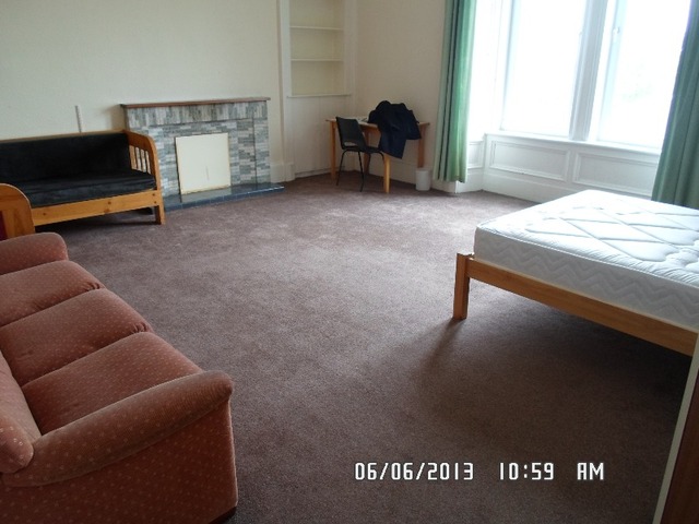 Image of 5 bedroom Flat to rent in Merchiston Avenue Edinburgh EH10 at Merchiston Edinburgh Edinburgh, EH10 4NZ