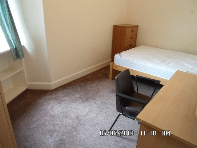  Image of 5 bedroom Flat to rent in Merchiston Avenue Edinburgh EH10 at Merchiston Edinburgh Edinburgh, EH10 4NZ