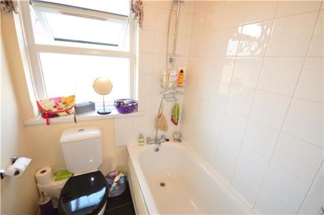  Image of 1 bedroom Flat to rent in Merton Road London SW18 at Wandsworth, SW18 5SW