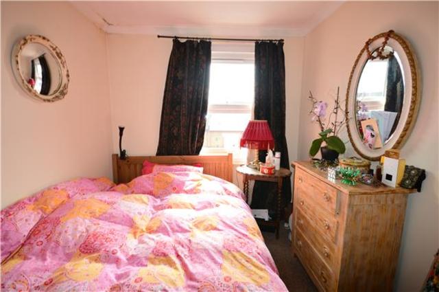  Image of 1 bedroom Flat to rent in Merton Road London SW18 at Wandsworth, SW18 5SW