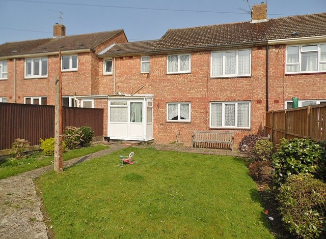  Image of 3 bedroom Terraced house for sale in Mill Road Waterlooville PO7 at Mill Road  Waterlooville, PO7 7BY